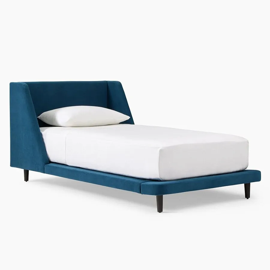 Купить Кровать двуспальная с ушками Mod Wingback по цене 88 500  руб.