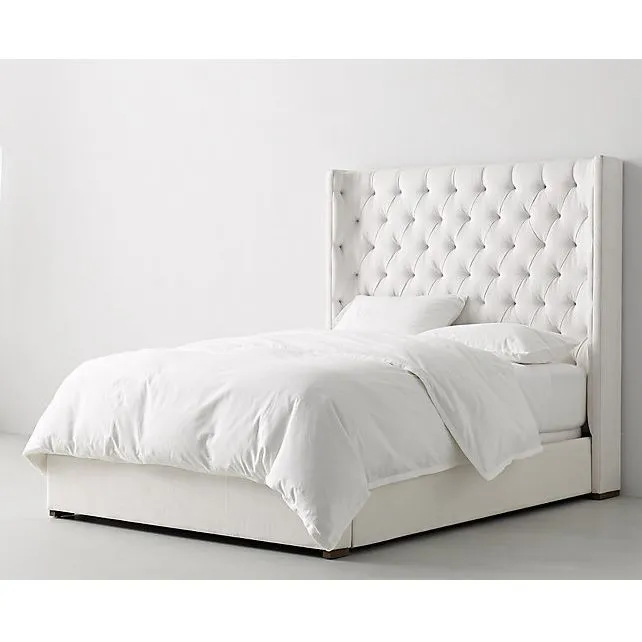 Купить Кровать с высоким изголовьем Zadie Tufted по цене 122 900  руб.